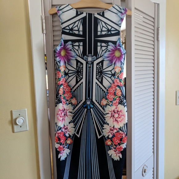 Dress - Picture 2 of 2